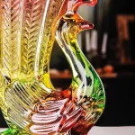 Vase en céramique avec motif paon unique