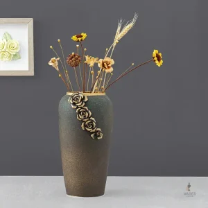 Vase en porcelaine avec finition contemporaine