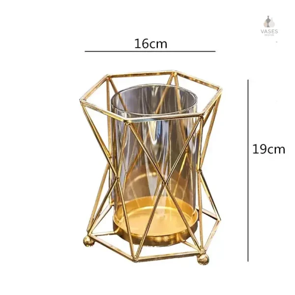 Vase stylé pour embellir les réceptions nuptiales
