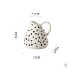 Vase au charme d'antan, idéal pour un décor chic et élégant