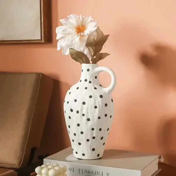 Vase en style rétro, parfait pour des arrangements floraux