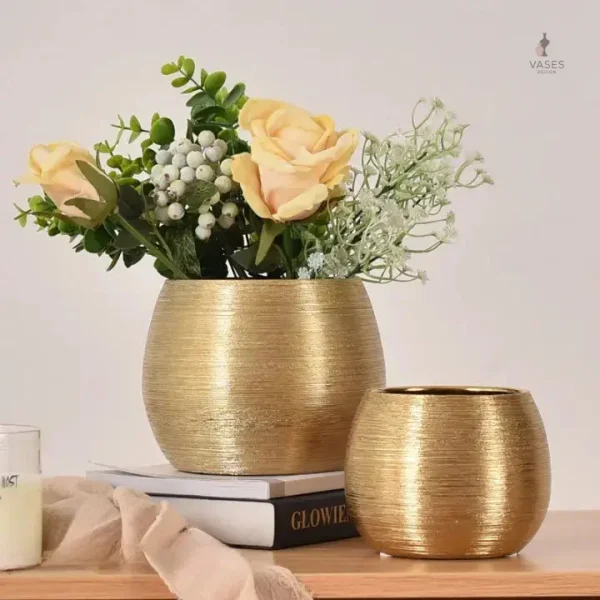 Vase rond doré élégant pour décoration intérieure