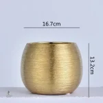 Vase doré design, accent raffiné dans votre décor