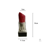 Vase design rouge en forme de lèvre