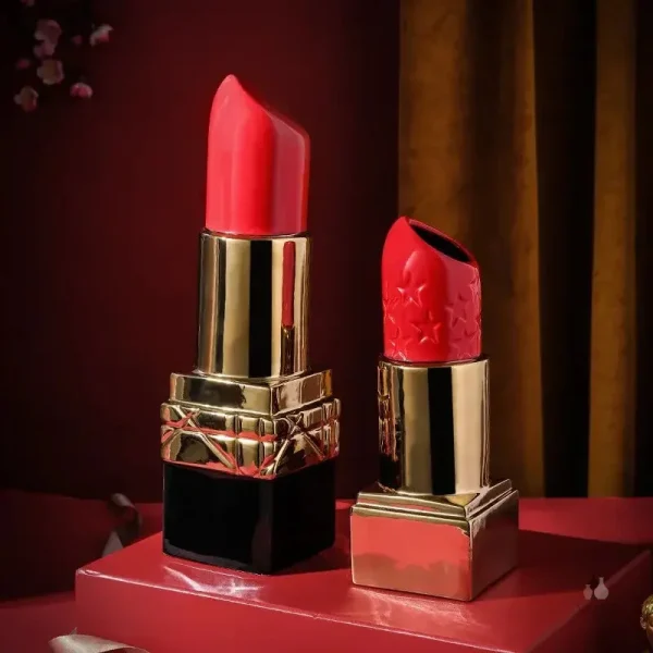 Accessoire de maison : vase à lèvre rouge