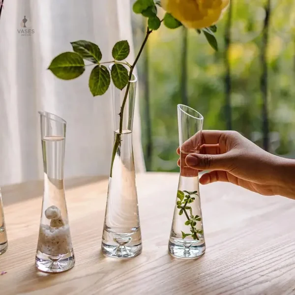 Vase en verre pour fleurs décoratif et moderne