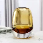 Vase en verre soufflé, forme unique et artistique
