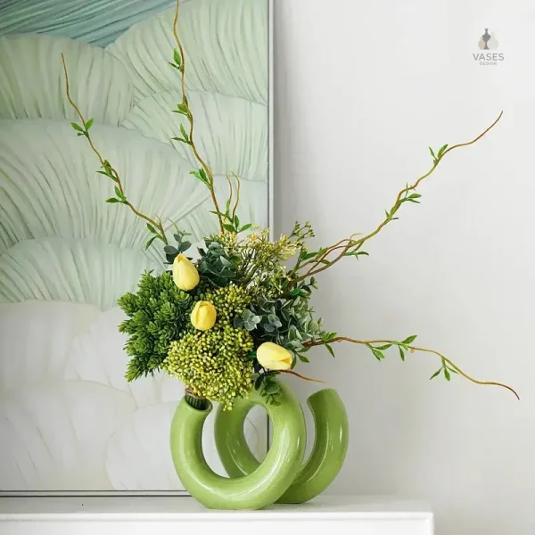 Vase moderne avec motif en spirale