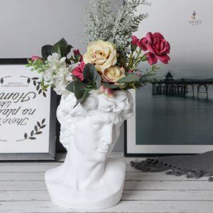 Vase décoratif en forme de statue antique