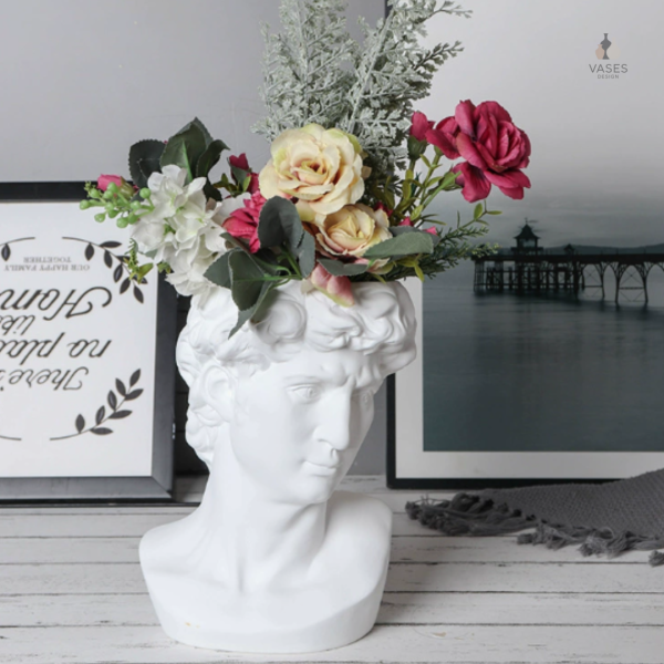 Vase décoratif en forme de statue antique