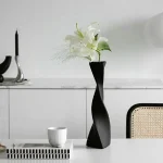 Vase moderne aux lignes épurées