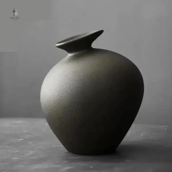 Vase classique en terre cuite