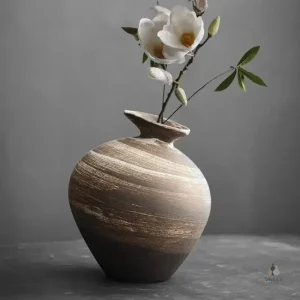 Ancien vase en argile