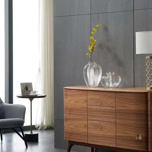 Vase transparent minimaliste, idéal pour floraison
