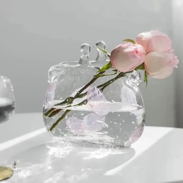 Vase design en verre transparent