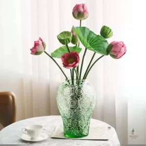 Vase en verre vert pour affichage de fleurs fraîches