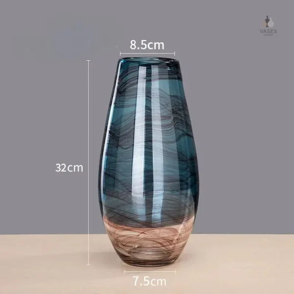 Vase bleu en verre moderne