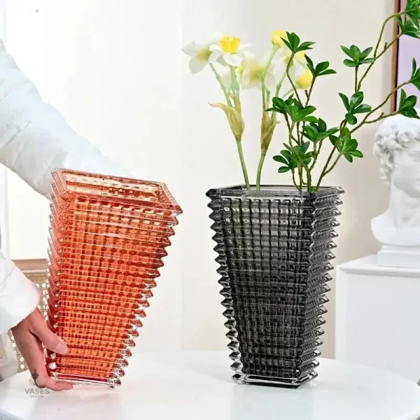 Vase en verre coloré élégant et moderne