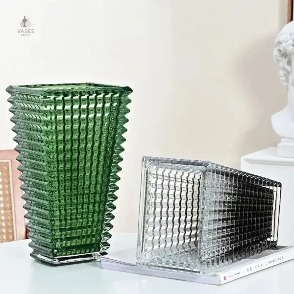 Vase en verre coloré pour une touche artistique à la maison