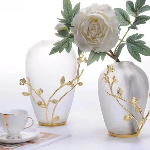 Vase en verre doré élégant et moderne