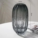 Vase contemporain en verre noir