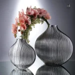 Vase en verre soufflé, forme unique