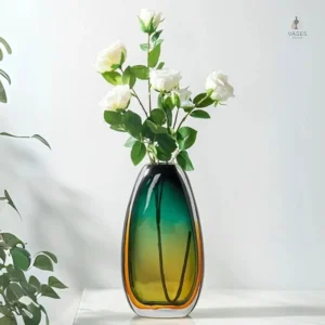 Vase en verre soufflé décoratif
