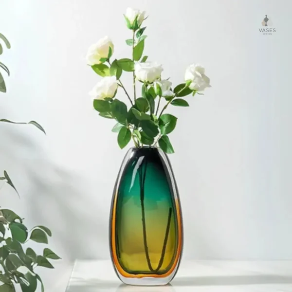 Vase en verre soufflé décoratif