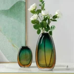Vase design en verre soufflé