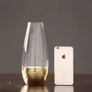 Vase en verre simple et épuré pour votre table