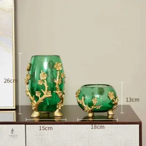 Vase vert et or pour une touche moderne