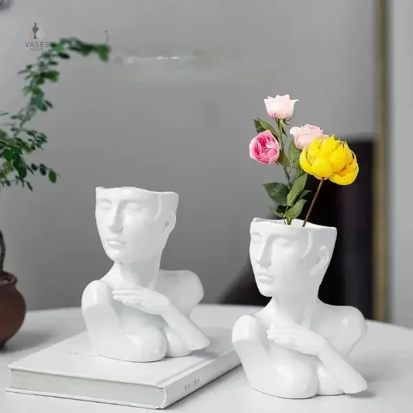 Vase décoratif visage femme en blanc