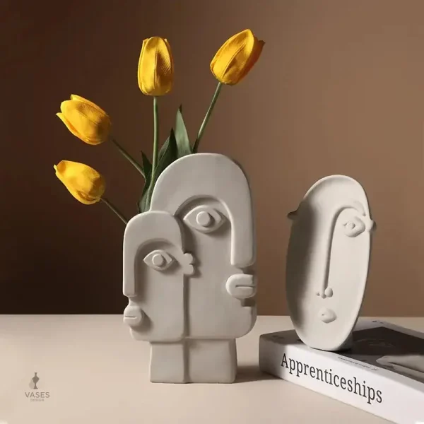 Vase artistique visage pour aménagement contemporain