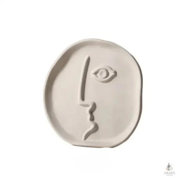 Vase design visage pour embellir votre espace