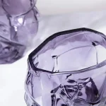 Vase en verre avec expression faciale unique