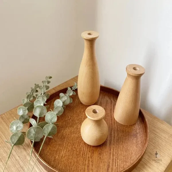 Vase en bois sculpté, pièce artisanale unique