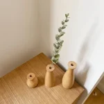 Vase en bois foncé, ajout chic à votre décor