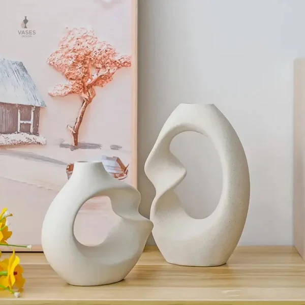 Vase céramique élégant pour décoration intérieure