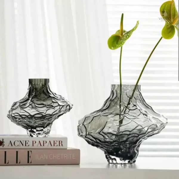 Vase en verre transparent pour bouquets colorés
