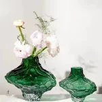 Vase décoratif en verre transparent