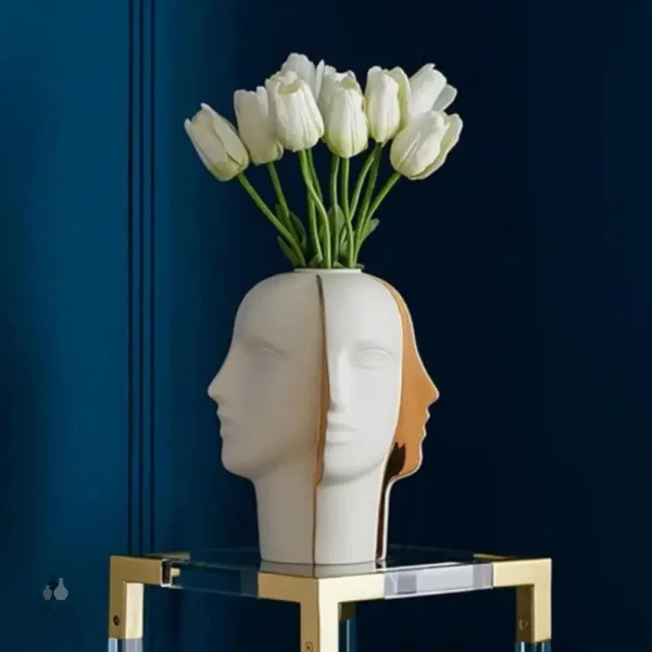Vase visage stylisé pour intérieur contemporain